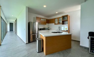 CASA EN VENTA DE UNA SOLA PLANTA CON 3 HABITACIONES Y ALBERCA EN ARBOREA CONKAL