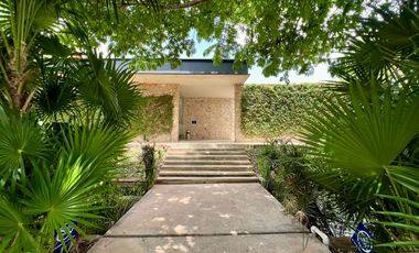 CASA EN VENTA DE UNA SOLA PLANTA CON 3 HABITACIONES Y ALBERCA EN ARBOREA CONKAL