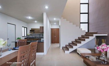 Casa de 2 recámaras con doble altura | zona conkal