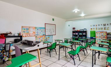 Casa con 4 recámaras y 295 m2 superficie de terreno en venta en Clavería.