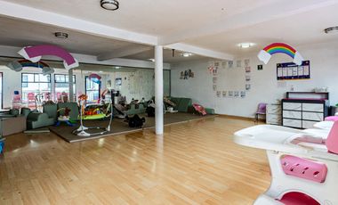 Casa con 4 recámaras y 295 m2 superficie de terreno en venta en Clavería.