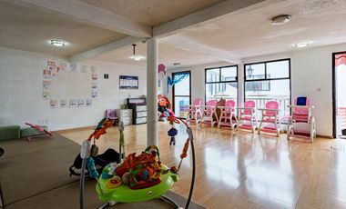 Casa con 4 recámaras y 295 m2 superficie de terreno en venta en Clavería.