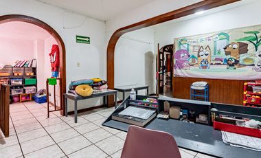 Casa con 4 recámaras y 295 m2 superficie de terreno en venta en Clavería.