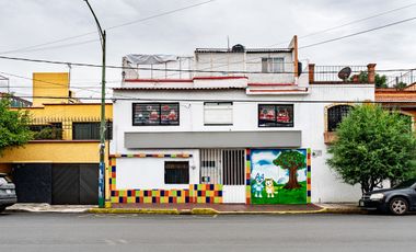 Casa con 4 recámaras y 295 m2 superficie de terreno en venta en Clavería.