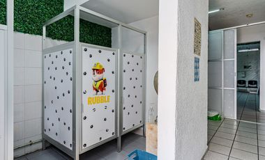 Casa con 4 recámaras y 295 m2 superficie de terreno en venta en Clavería.