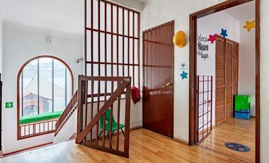 Casa con 4 recámaras y 295 m2 superficie de terreno en venta en Clavería.