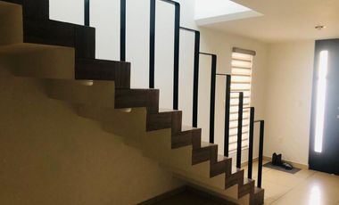 CASA EN RENTA EN PUERTA REAL, MODELO CÓRDOBA, CORREGIDORA, QRO.