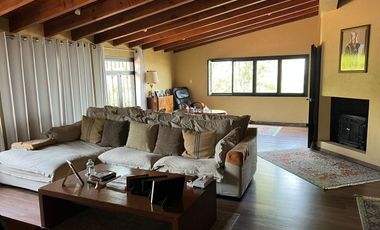 Vive en una Casa que Combina la Tranquilidad del Campo con la Ciudad