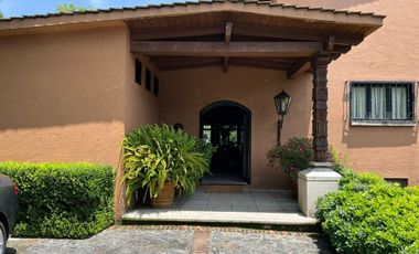 Vive en una Casa que Combina la Tranquilidad del Campo con la Ciudad