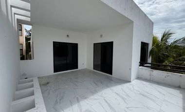 Casa de 4 recámaras en Venta en San Benito en Segunda Fila