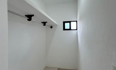 Casa de 4 recámaras en Venta en San Benito en Segunda Fila