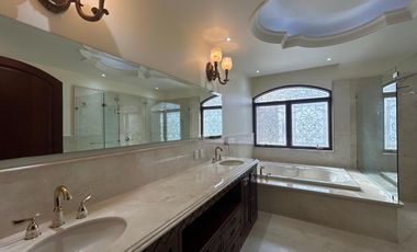 Hermosa casa de lujo en renta en Puerta de Hierro