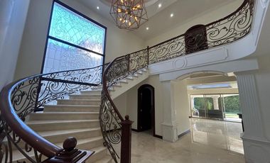 Hermosa casa de lujo en renta en Puerta de Hierro