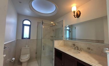 Hermosa casa de lujo en renta en Puerta de Hierro