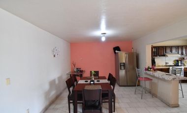 Vendo casa en Loma Bonita con amplios espacios