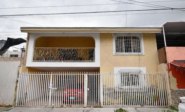Vendo casa en Loma Bonita con amplios espacios