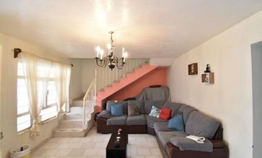 Vendo casa en Loma Bonita con amplios espacios