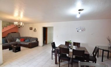 Vendo casa en Loma Bonita con amplios espacios