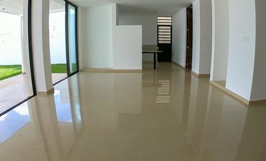 CASA EN PRADERAS DEL MAYAB