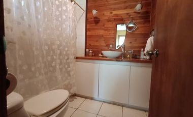 VIVE FRENTE AL LAGO RANCO CASA DE 4D Y 3B