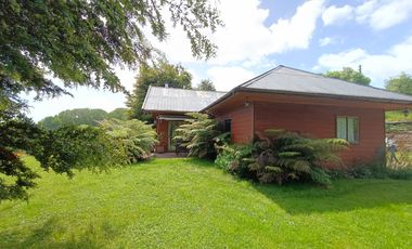 VIVE FRENTE AL LAGO RANCO CASA DE 4D Y 3B