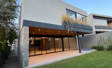 Hermosa Casa en Venta Altozano 4 recamaras