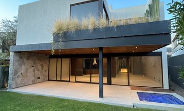 Hermosa Casa en Venta Altozano 4 recamaras