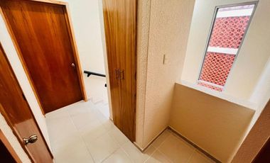 Casa en venta en Veracruz de 3 niveles Fracc. Floresta