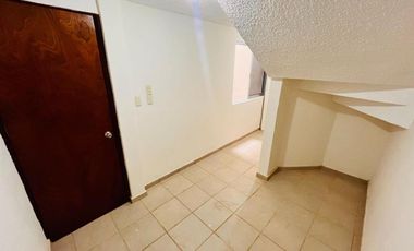 Casa en venta en Veracruz de 3 niveles Fracc. Floresta