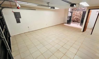 Casa en venta en Veracruz de 3 niveles Fracc. Floresta