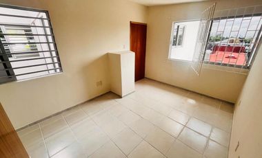Casa en venta en Veracruz de 3 niveles Fracc. Floresta