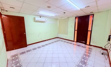 Corporativo en Venta en Veracruz en Col. Centro de 3 pisos sobre AV