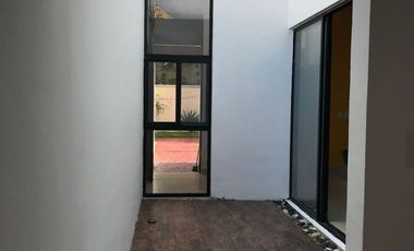 En Renta Town House en San Ramón Norte, equipado y amueblado.