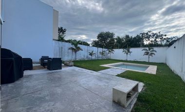 Venta Casa en Privada YAAX BEH Conkal Mérida Yucatán con Amenidades