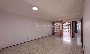 Casa en Venta de una planta en Fraccionamiento Revolución, Tlaquepaque