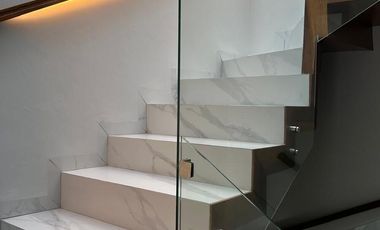 RENTA DE CASA EN SOLARES ALTANZA, CASA LISTA PARA ESTRENARSE, ALBERCA EN COTO