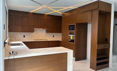 RENTA DE CASA EN SOLARES ALTANZA, CASA LISTA PARA ESTRENARSE, ALBERCA EN COTO