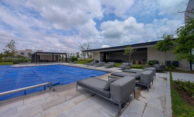 RENTA DE CASA EN SOLARES ALTANZA, CASA LISTA PARA ESTRENARSE, ALBERCA EN COTO