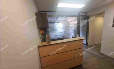 Oficina en excelente estado, luminosa y con una excelente ubicación.