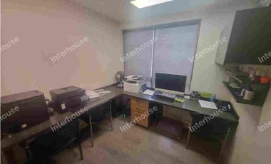 Oficina en excelente estado, luminosa y con una excelente ubicación.