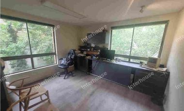 Oficina en excelente estado, luminosa y con una excelente ubicación.