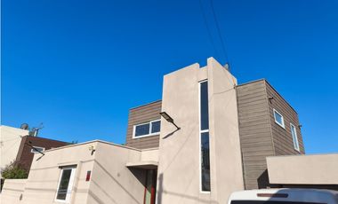 VENDO HERMOSA Y AMPLIA CASA EN EXCLUSIVO CONDOMINIO LIMACHE pb