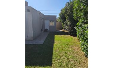 VENDO HERMOSA Y AMPLIA CASA EN EXCLUSIVO CONDOMINIO LIMACHE pb