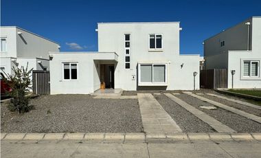 CURAUMA - CASA EN CONDOMINIO ALGARROBO - 4D 3B 3E