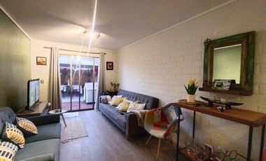 Casa en Venta en EXCELENTE CASA MEJORADA BARRIO LOS MAITENES.