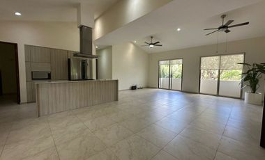 Departamento en venta en Serena, dentro del Yucatán Country Club