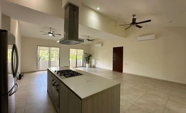 Departamento en venta en Serena, dentro del Yucatán Country Club