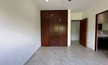 Departamento en renta en Serena, dentro del Yucatán Country Club