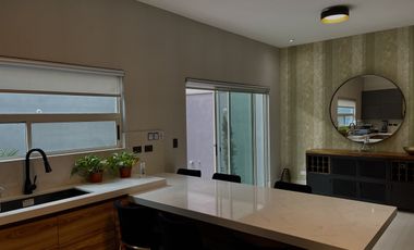 CASA EN RENTA AMUEBLADA Y EQUIPADA EN CUMBRES ELITE 7 SECTOR - MTY, NL