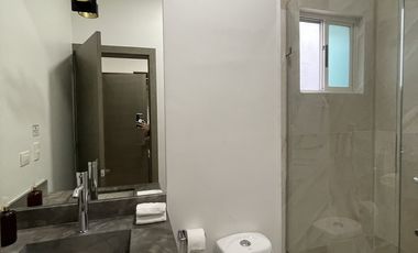 CASA EN RENTA AMUEBLADA Y EQUIPADA EN CUMBRES ELITE 7 SECTOR - MTY, NL